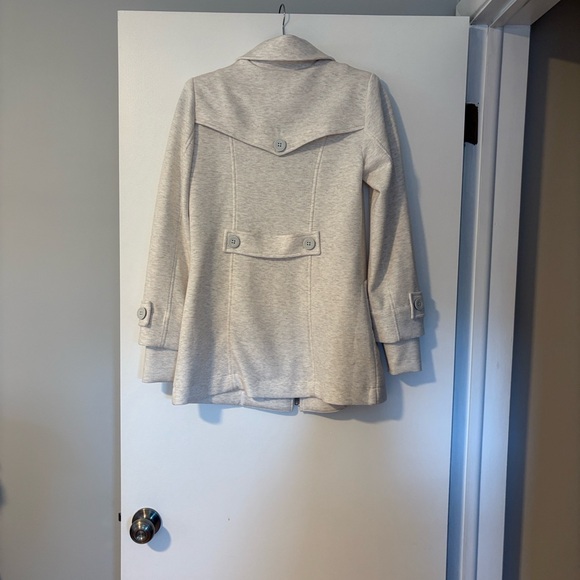 Cabi Headline Topper Women’s Cream Coat - Picture 8 of 16